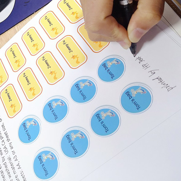 Autocolante cu jet de cerneală pentru haine
